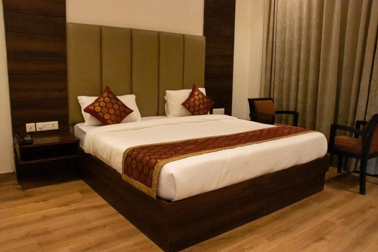 Sourav Park Inn Agra  Exterior photo